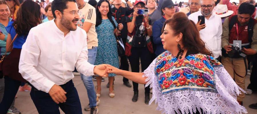 ¡Saca los ´prohibidos´! Al ritmo de la cumbia, Batres inaugura danzódromo en Iztapalapa