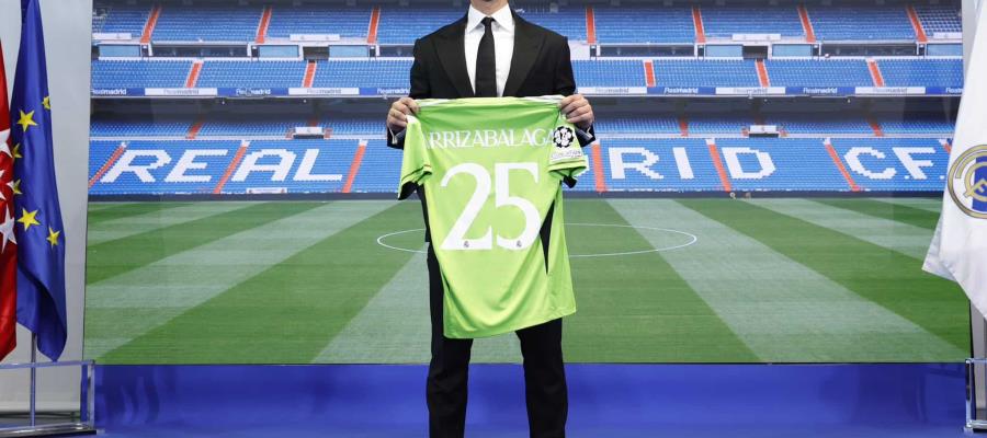 Real Madrid presenta a Kepa como su nuevo portero de para suplir la baja de Courtoi