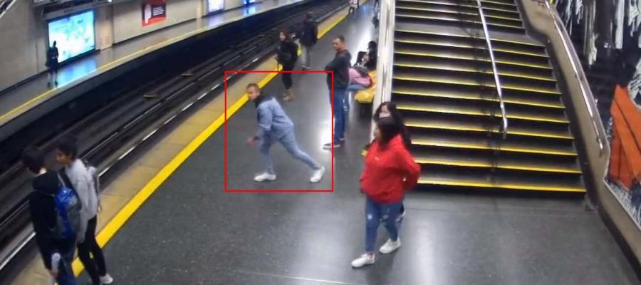 Joven se lanza a las vías del Metro en Santiago de Chile