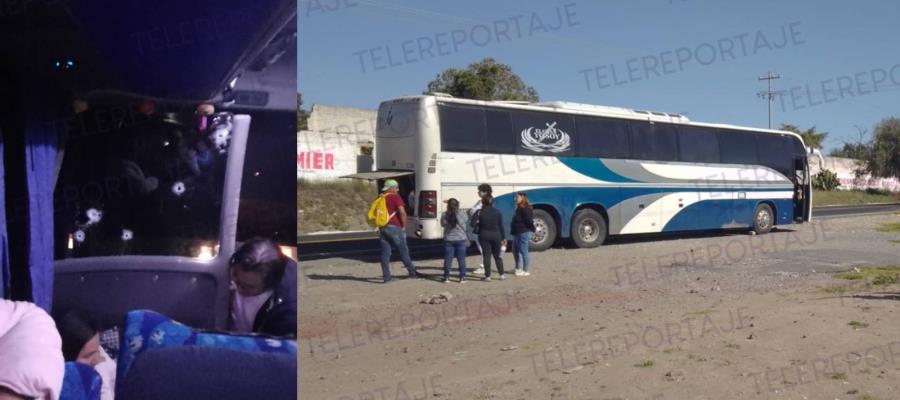 Atacan a balazos autobús con tabasqueños a bordo en carretera de Puebla