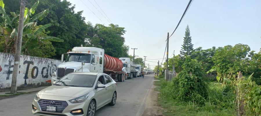 Cumple 2 días nuevo bloqueo en Soyataco, Jalpa; exigen atención a Sinopec y Pemex