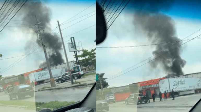 Vuelve a incendiarse bodega de paquetería Potosinos en Periférico