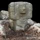 Descubre INAH escultura de atlante maya en Chichén Viejo