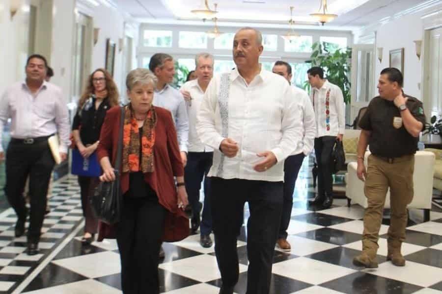 Se reúnen Gobernador y la Canciller en Tabasco por temas migratorios