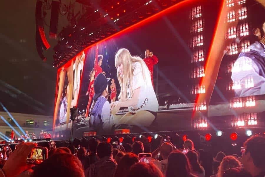 Regala Taylor Swift su sombrero a fan durante segundo concierto en México