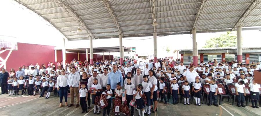 Defiende Merino nuevo modelo educativo y asegura que no es sinónimo de "adoctrinamiento"