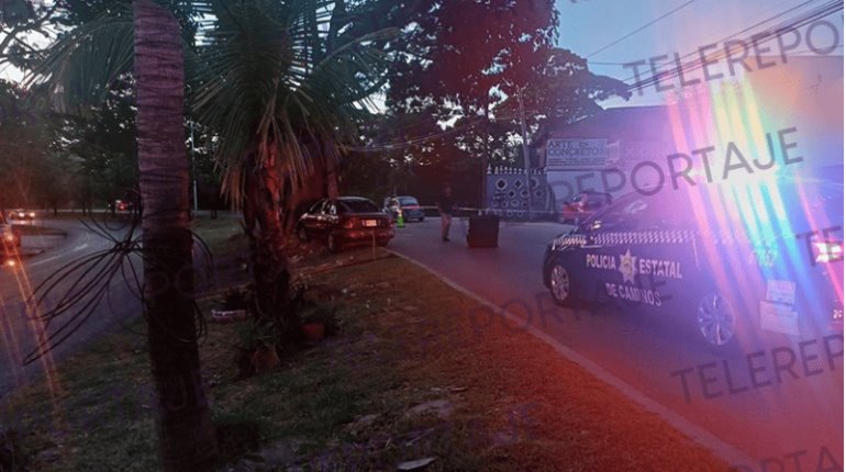 Pierde la vida tras chocar su auto contra un árbol en Villahermosa