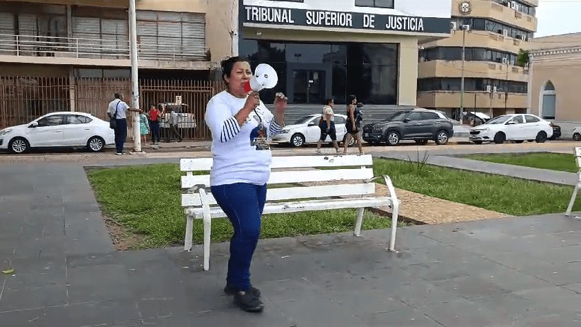 Desde Plaza de Armas activistas urgen a autoridades encontrar a familiares víctimas de desaparición forzada