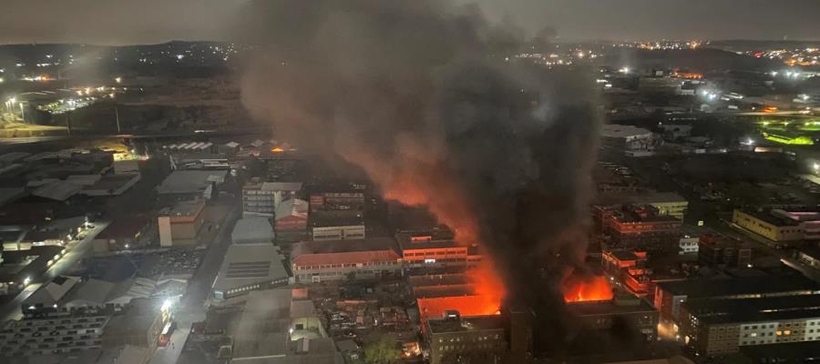 Más de 70 muertos en incendio de edificio en Johannesburgo