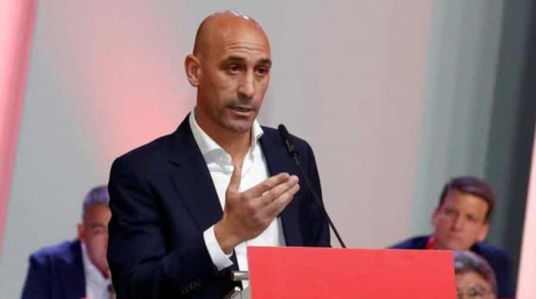 FIFA confirma suspensión de 3 años a Luis Rubiales por beso a Jenni Hermoso