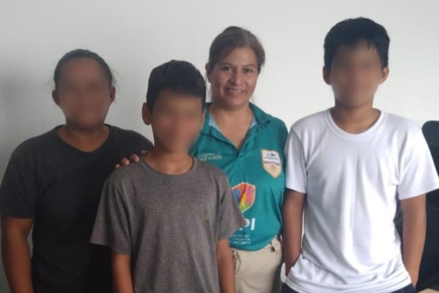 Reunifican a familia migrante que se separó al subir a tren en Veracruz