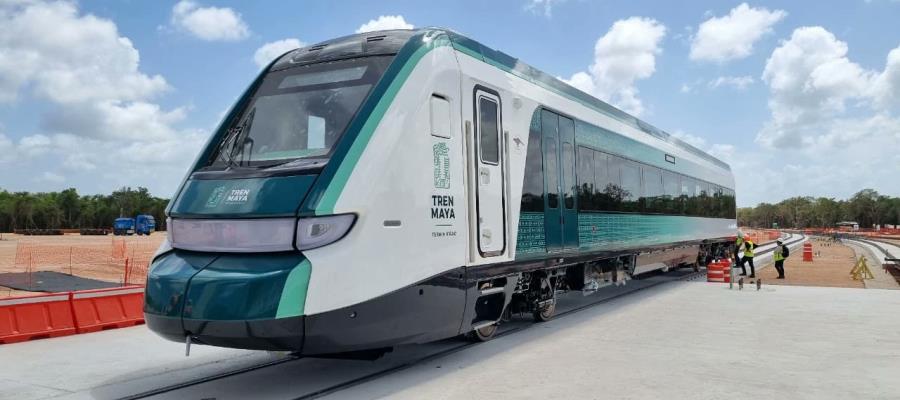 Por "mantenimiento", paran más de una hora convoy del Tren Maya donde viajaba AMLO