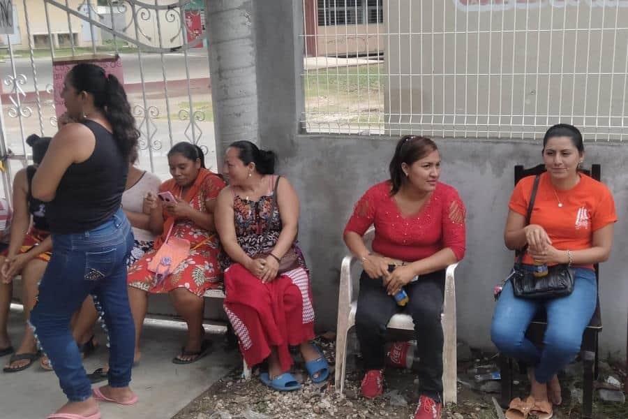 Padres mantienen protesta en Cárdenas en contra del plan ´La Nueva Escuela Mexicana´