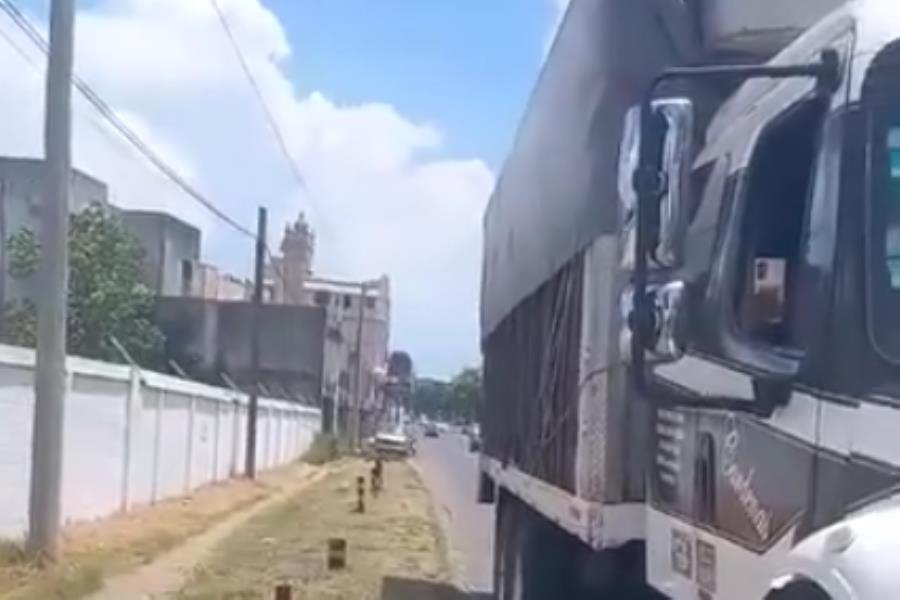 Comandante de la PEC exhibe a superior que le ordena "facilitar" paso a tráiler en zona prohibida