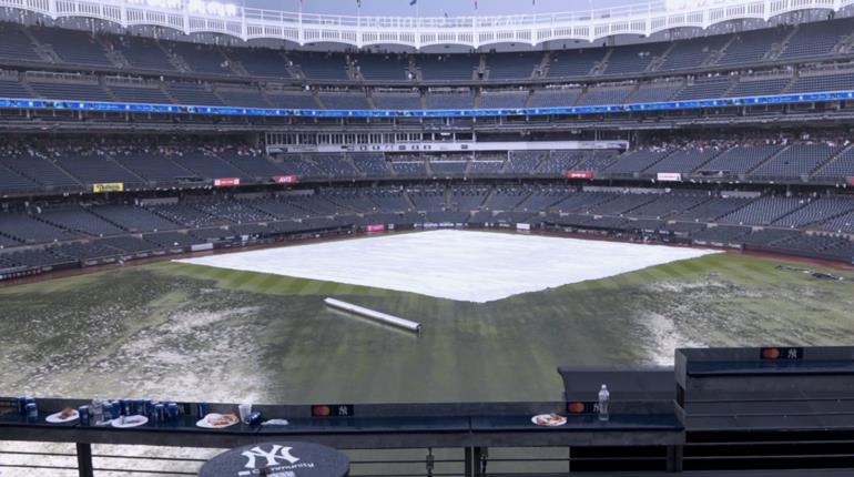 Yankees Stadium inundado tras fuertes lluvias; partido de beisbol es pospuesto