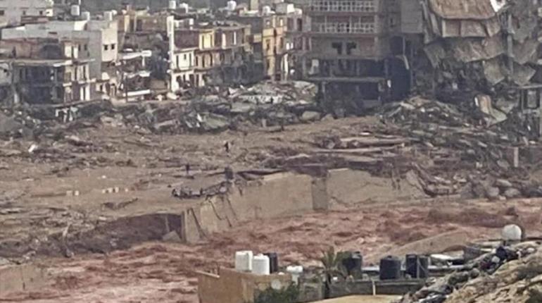 Más de 2 mil muertos y 10 mil desaparecidos deja inundaciones en Libia