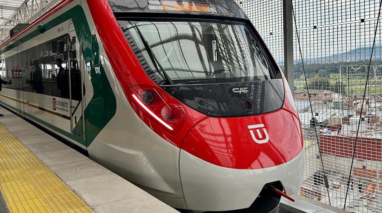 Inaugura AMLO ´El Insurgente´, Tren Interurbano México-Toluca