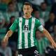 Andrés Guardado se resiente de lesión en el tobillo y causa baja del Betis; se podría perder tres jornadas