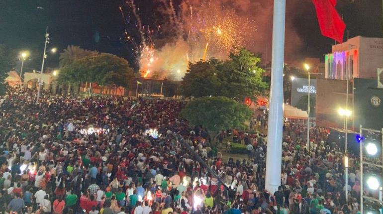 Reportan autoridades que 12 mil personas acudieron al "Grito" en Plaza de Armas; hubo saldo blanco