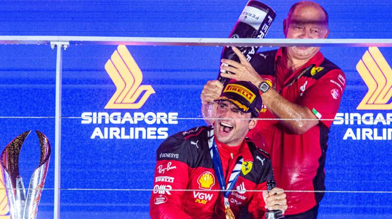 Carlos Sainz gana el GP de Singapur; Checo termina 8vo y llega a su carrera 250 en F1