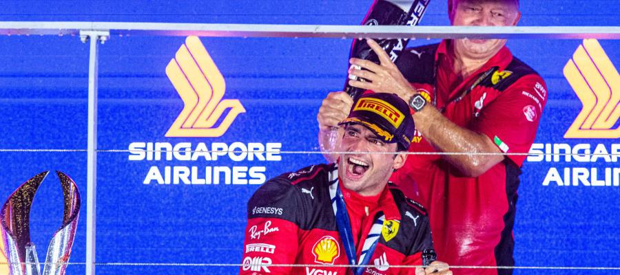 Carlos Sainz gana el GP de Singapur; Checo termina 8vo y llega a su carrera 250 en F1