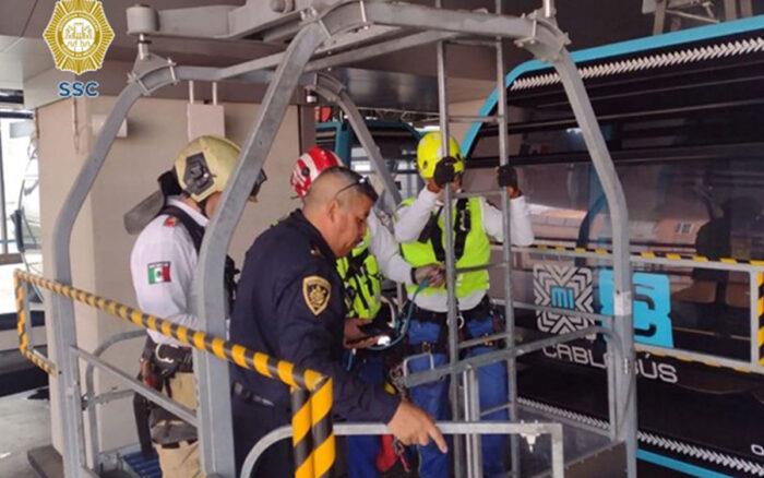 Evita Policía de la CDMX que sujeto se arrojara de la torre del Cablebús