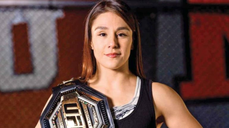 Mexicana Alexa Grasso retuvo cinturón de UFC tras empatar con Valentina Shevchenko