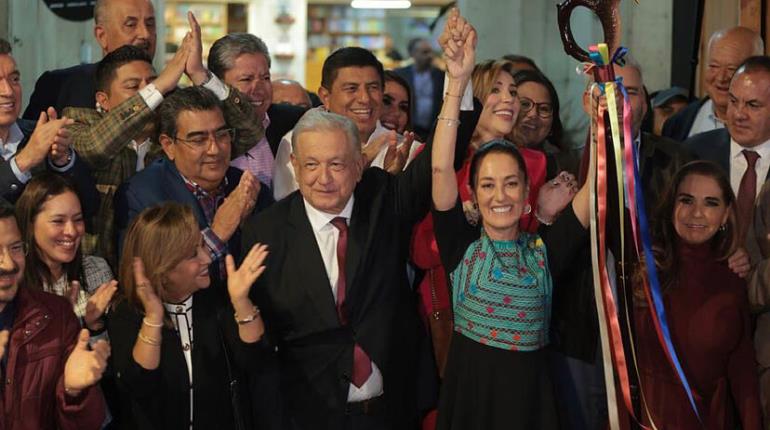 "Pedí autorización" a comunidad indígena: AMLO tras polémica de entrega de bastón de mando