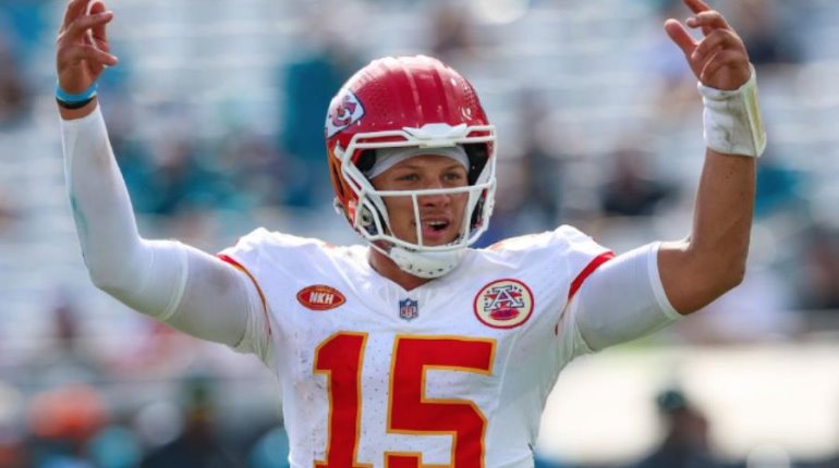 Patrick Mahomes se convierte en el segundo jugador mejor pagado de la NFL