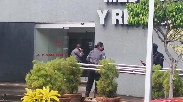 Adultos mayores quedan atrapados en elevador del ISSTE en Veracruz