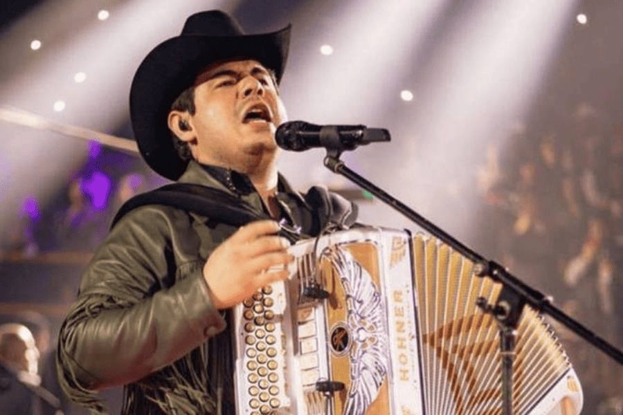 Alfredo Olivas abre nueva zona preferente para concierto en Villahermosa