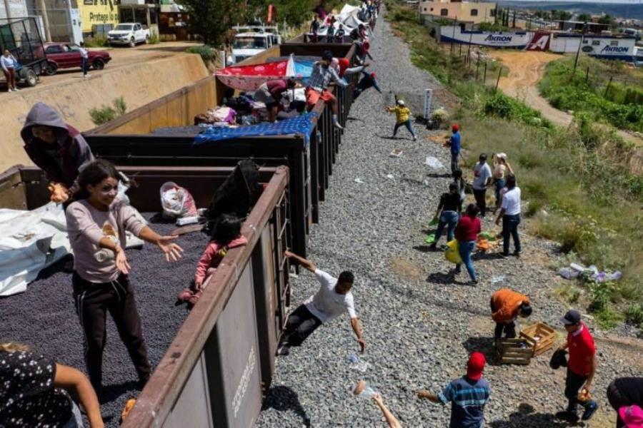 Ferromex suspende operaciones de 60 trenes ante incremento de migrantes en distintas zonas del país