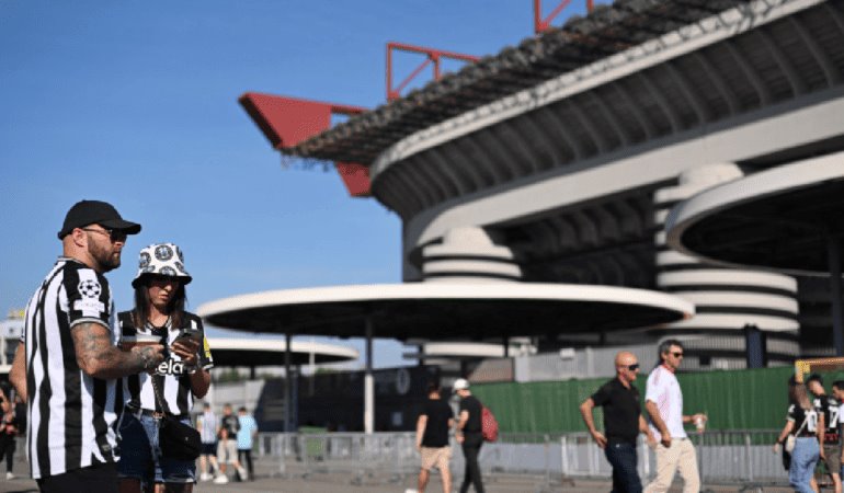 Aficionado del Newcastle apuñalado previo al partido de Champions vs Milán