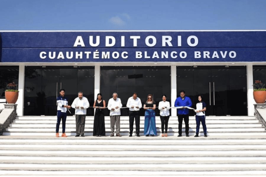 Inaugura Cuauhtémoc Blanco gimnasio-auditorio ¡con su nombre!