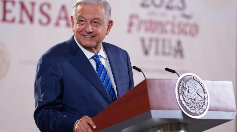 Desde mañanera AMLO felicita a Telereportaje por su 65 aniversario