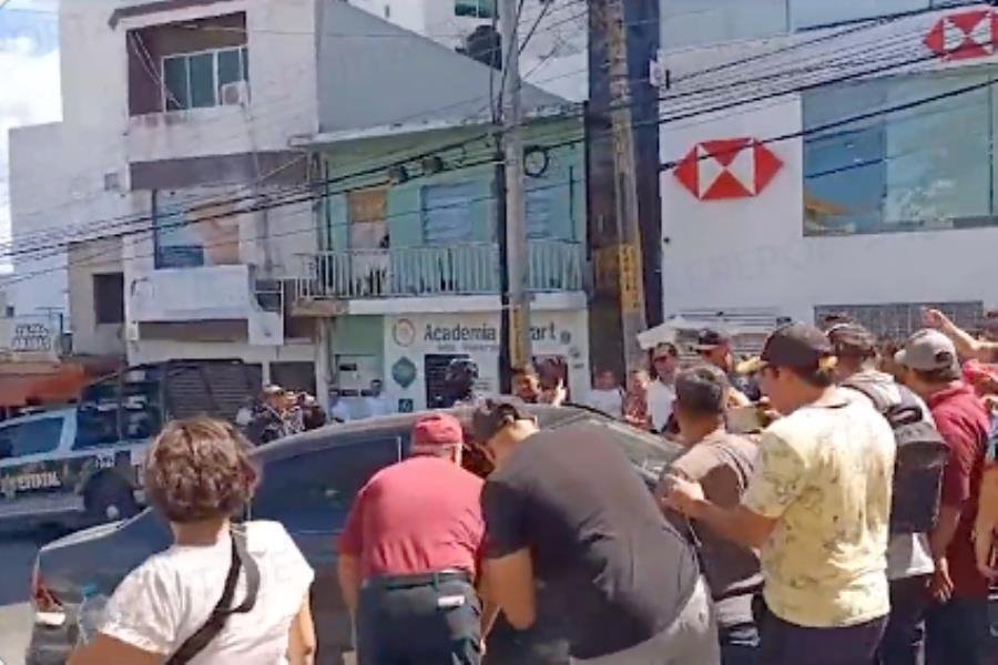 Coalición por Tabasco bloquea avenidas de Villahermosa, exigen jubilaciones al 100%