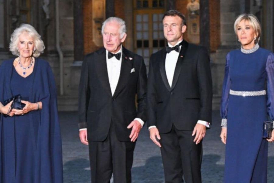 Macron recibe en el Palacio de Versalles a Carlos y Camila, y decenas de famosos