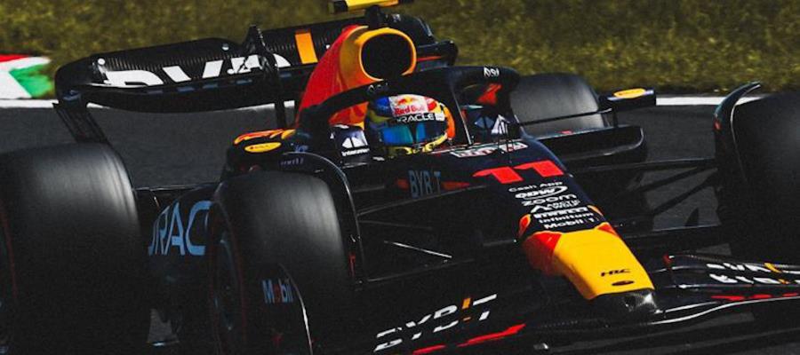 Checo Pérez no termina el GP de Japón tras incidentes; Verstappen gana la carrera