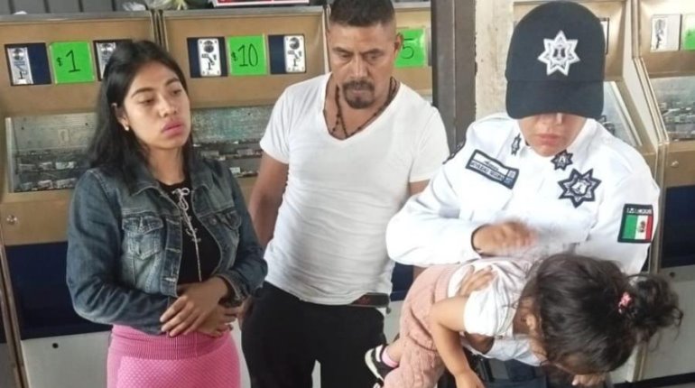 Policía de Naucalpan salva a niña de ahogamiento; se había tragado una moneda