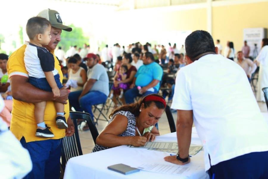 Con Jornada Móvil de Servicios, gobierno estatal y Centro, acercan trámites a ciudadanos de Dos Montes