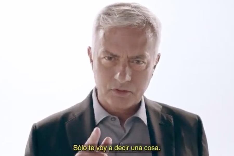 Mourinho llega a México, "me acaba de contratar el mejor equipo"