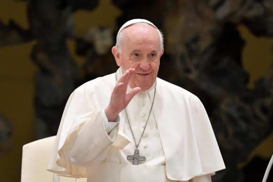 Recuerda Papa Francisco que octubre es el mes del Rosario y de las misiones