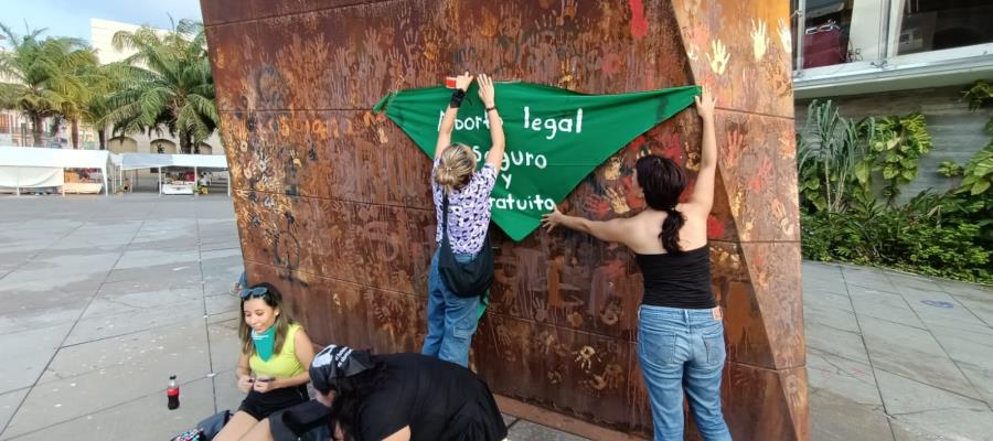 Marchan tabasqueñas por despenalización del aborto y acceso a mejores servicios de salud