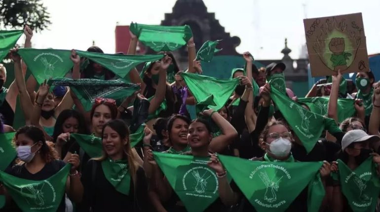 Marchan por despenalización del aborto en CDMX