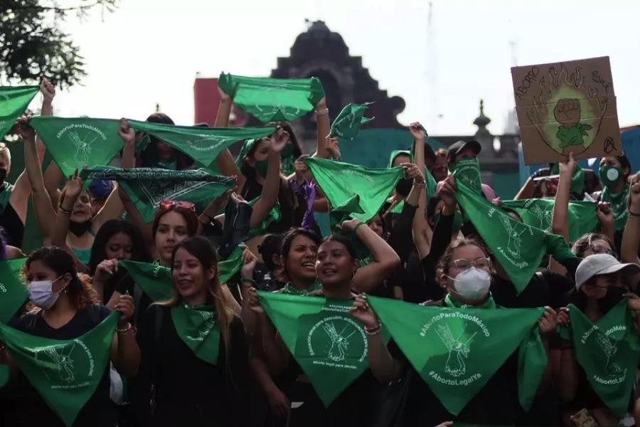 Marchan por despenalización del aborto en CDMX