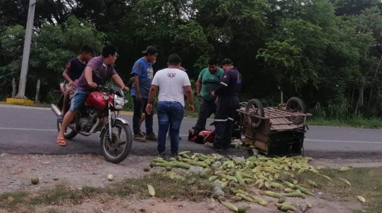 Atropellan a campesino que circulaba en su triciclo en la carretera Cárdenas-Comalcalco