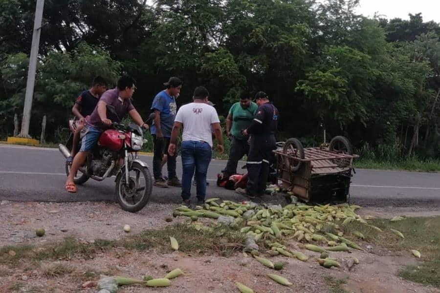 Atropellan a campesino que circulaba en su triciclo en la carretera Cárdenas-Comalcalco