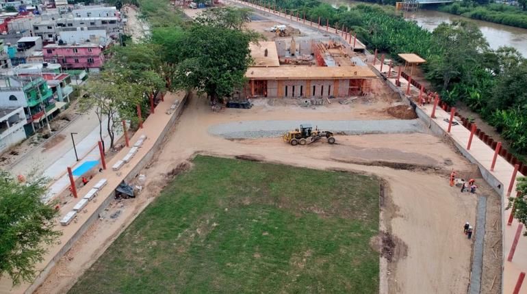 Supervisa Román Meyer avance en obra del malecón de Villahermosa