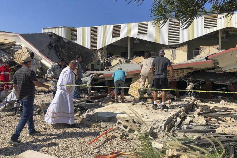 Suman 11 muertos por derrumbe en iglesia de Ciudad Madero, Tamaulipas