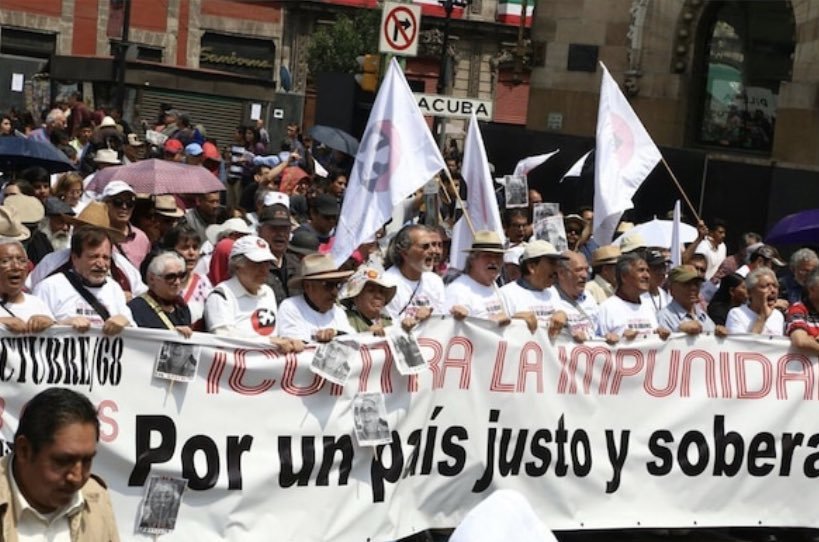 Marchan en CDMX para conmemorar 55 años de matanza de Tlatelolco